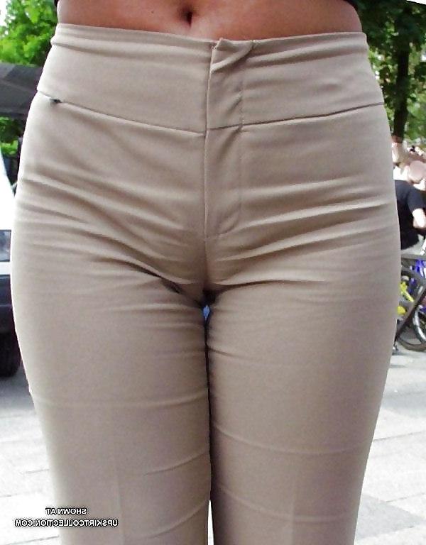 25P Cameltoe jeans 2