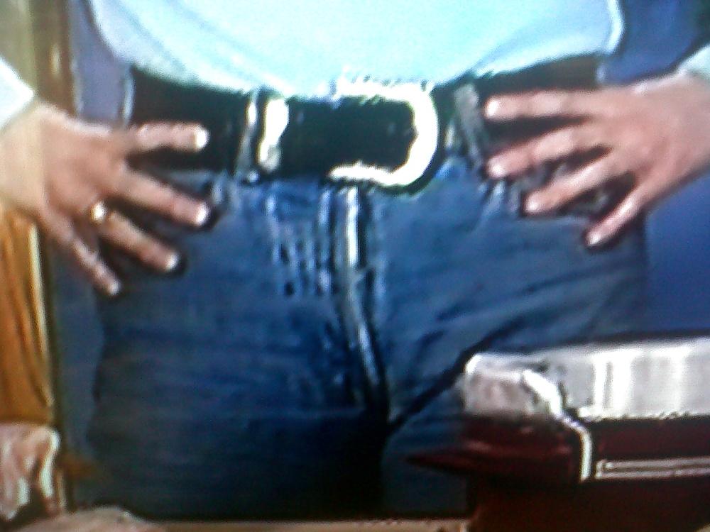 25P Cameltoe jeans 2