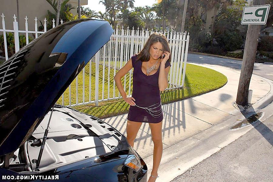 20P This amazing hottie hunter breaks down in her car and gets more than a ride when
