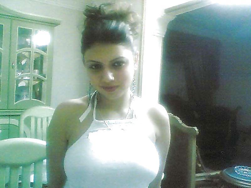 18P Turkish Home Women Photos II