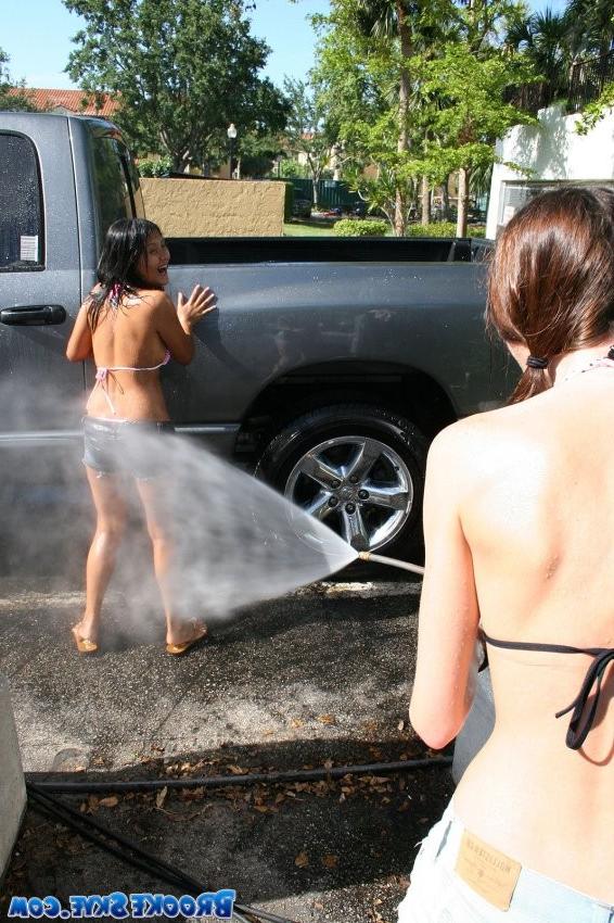 15P Brooke and Kat at the Car Wash