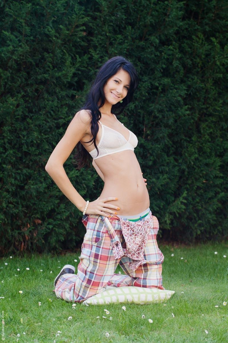 15P Hot horny babe naked in the grass