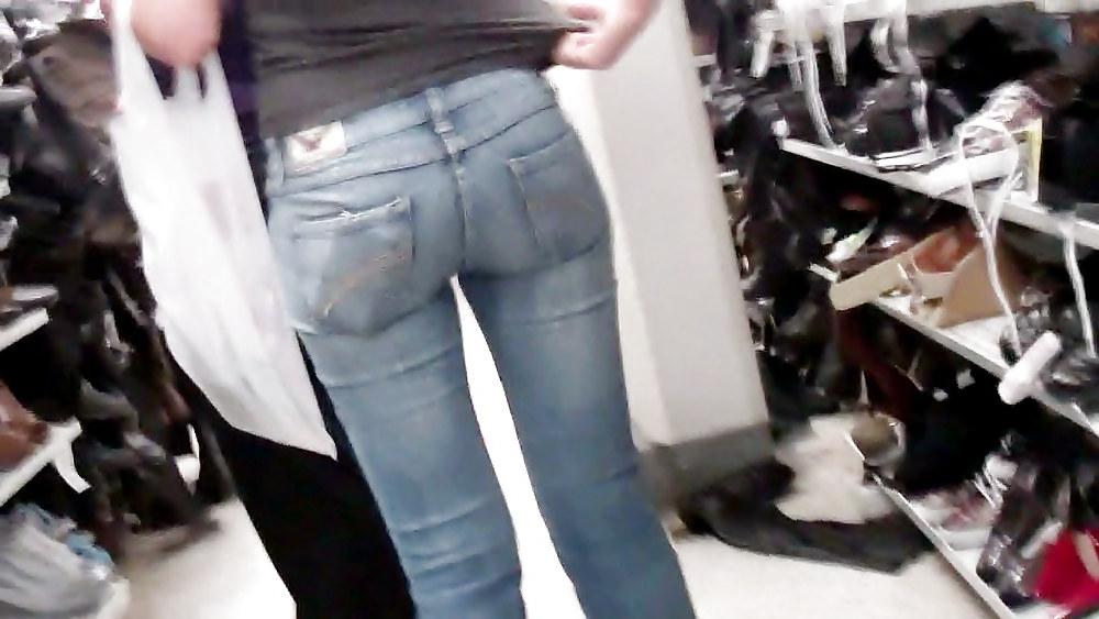 25P Sunday morning butts & ass 