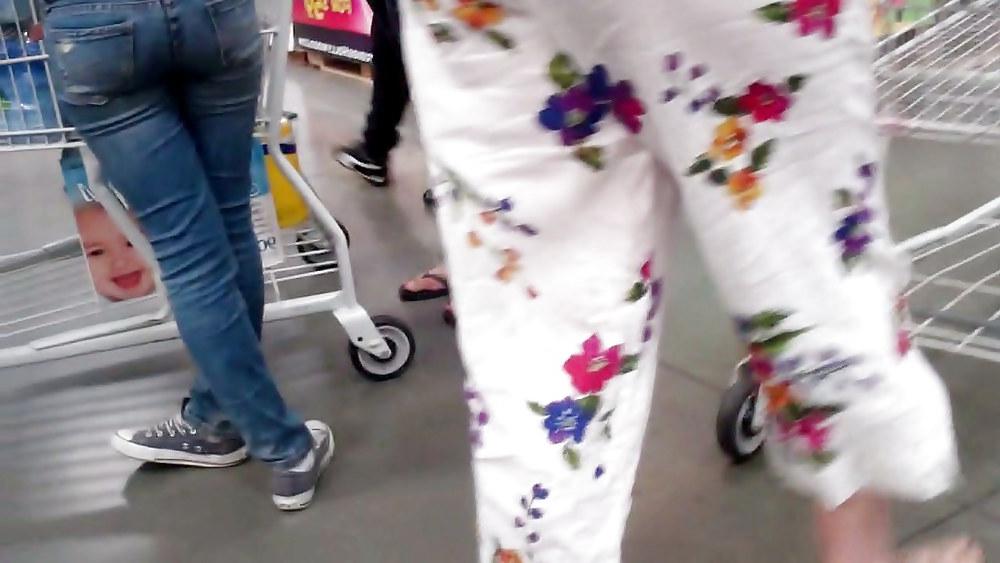 25P Sunday morning butts & ass 
