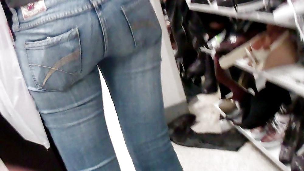25P Sunday morning butts & ass 