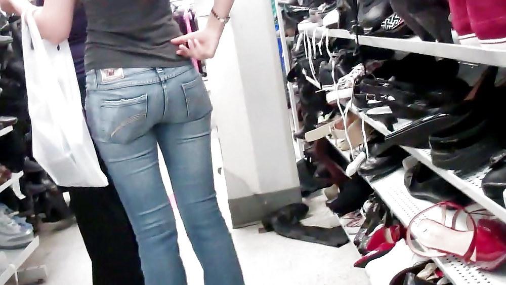 25P Sunday morning butts & ass 