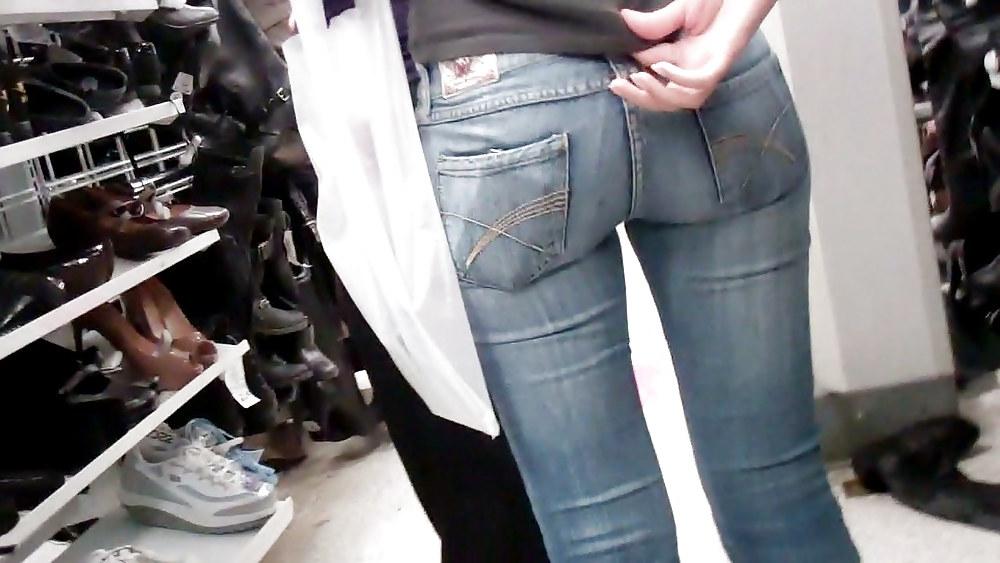 25P Sunday morning butts & ass 