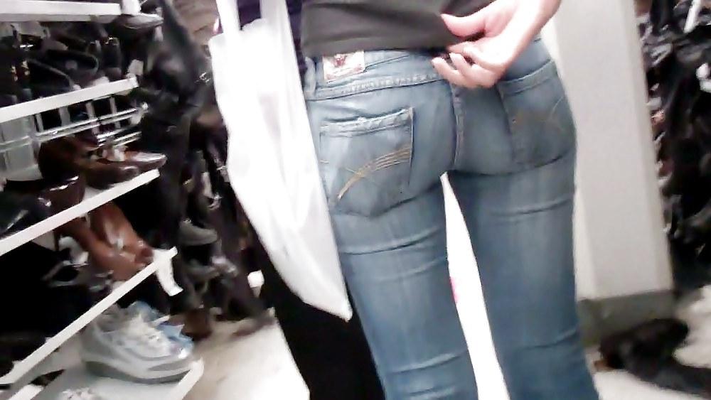 25P Sunday morning butts & ass 