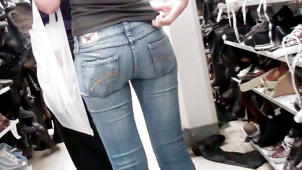 25P Sunday morning butts & ass 
