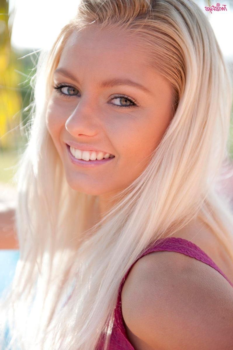 15P Hot natural teen babe strips by the pool