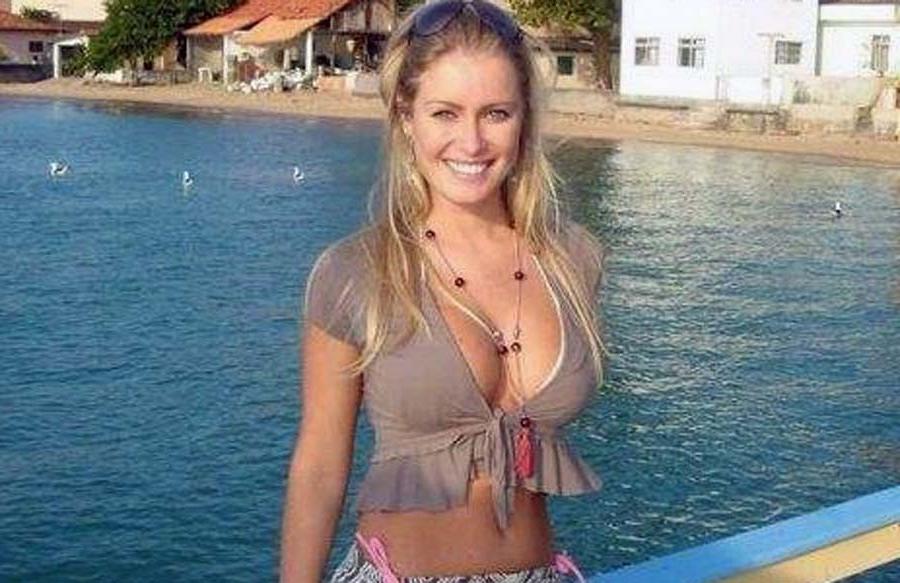 12P Lovely amateur babes with massive hooters
