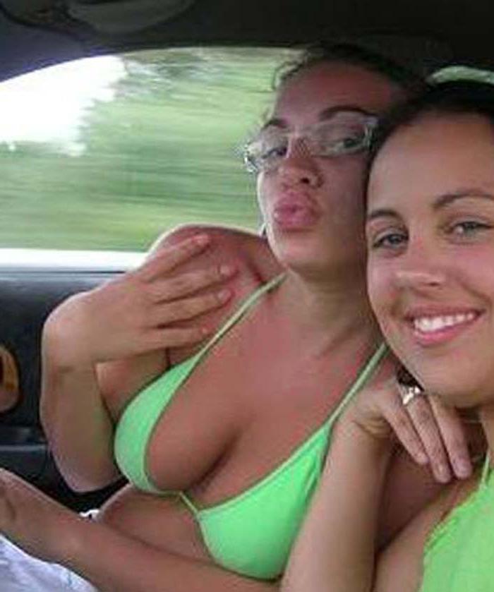 12P Sexy amateur girls with nice hooters