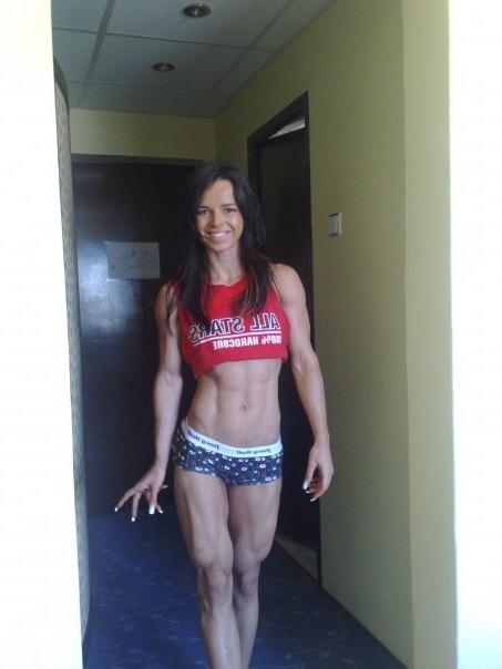 16P Amazing collection of beautiful babes with sexy muscle bodies