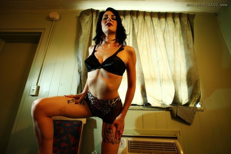 16P CrazyBabe at a Hooker Motel in NJ