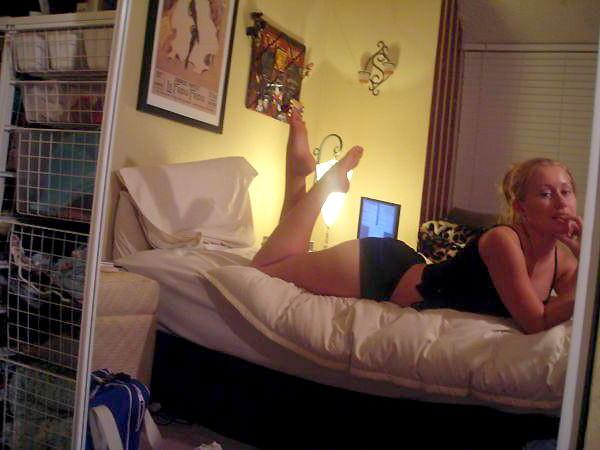 12P Hot australian babe shows her hot body looking to hook up for sex in these sexy 