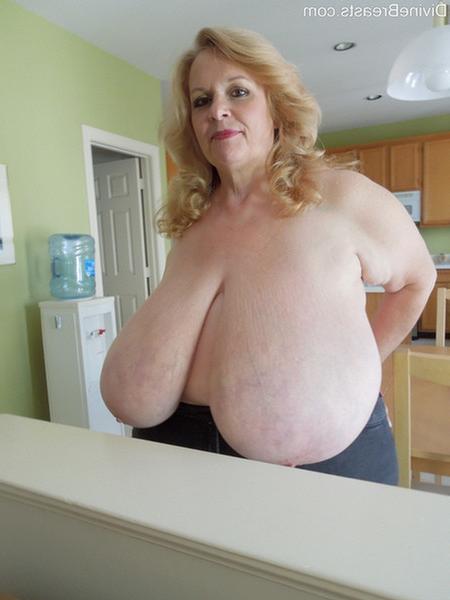 15P Suzie Q has Amazing Hooters