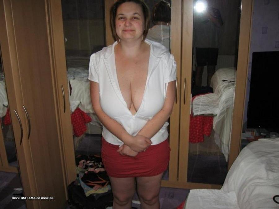 10P Compilation of huge skanky girlfriends posing for the cam
