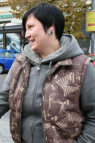12P He visits her country and gets to go home with the fat chick and nail her pussy 