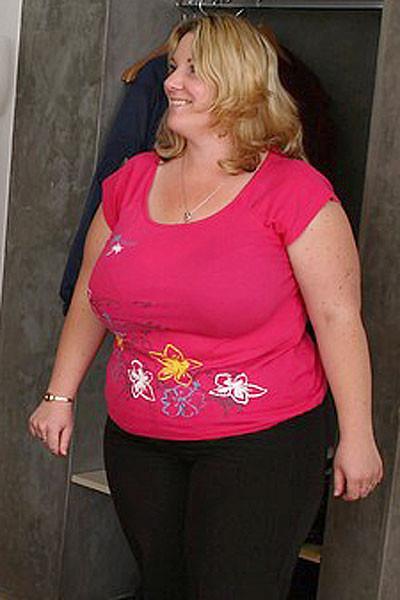 12P The car mechanic gets a reward for working on her vehicle and her BBW pussy is g
