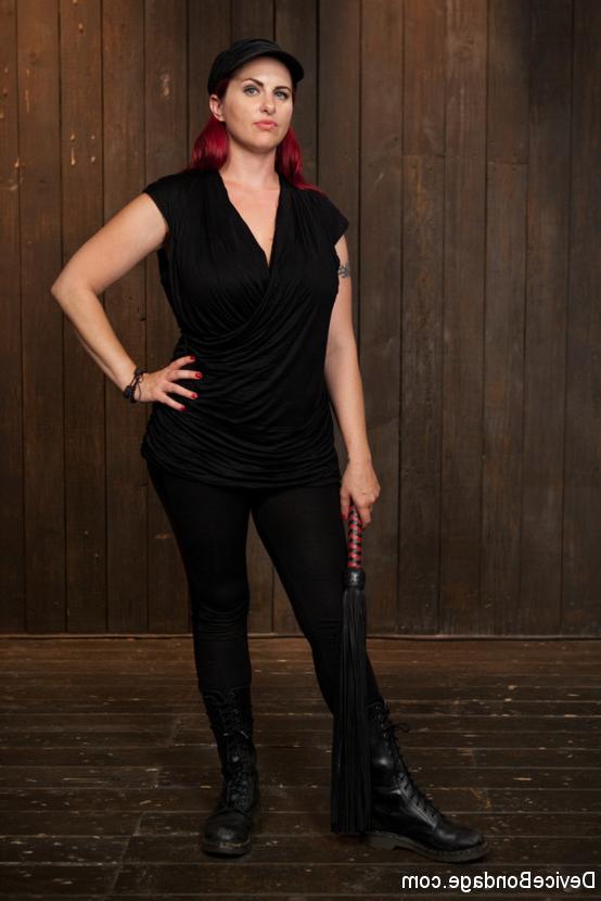 20P Mia Lelani is pinned down and spanked by lezdoms in dungeon