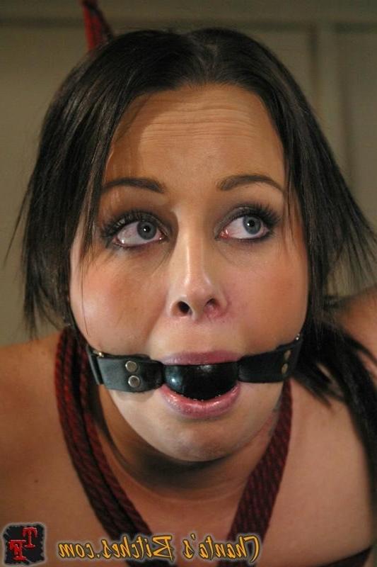 18P Brunette licking pussy and fucked by mistress in bondage act