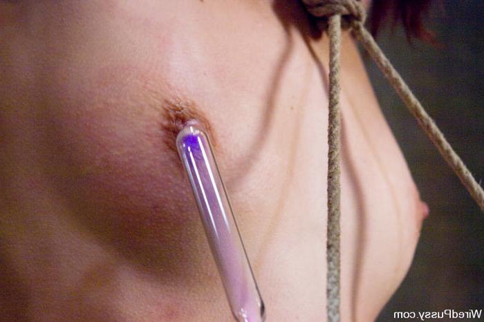 15P Electricity wielding domme forces her slave into submission