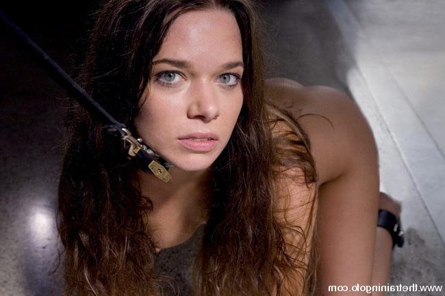15P Leashed brunette wears face dildo for dominatrix