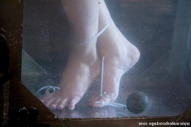 14P Athletic hottie Wenona is tied, fucked and sprayed