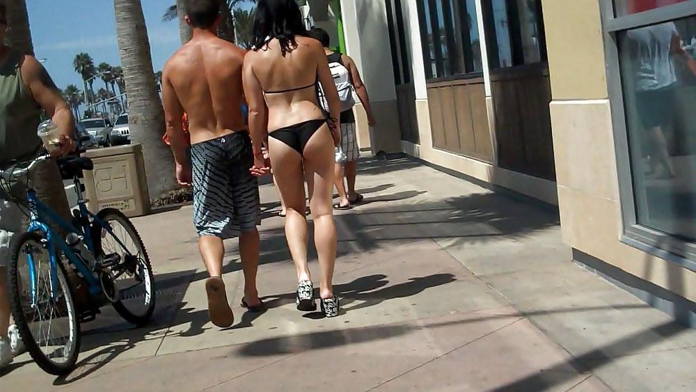 19P Butts & ass in bikini a day at the beach so sexy