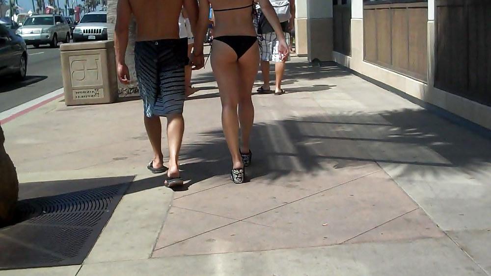 19P Butts & ass in bikini a day at the beach so sexy