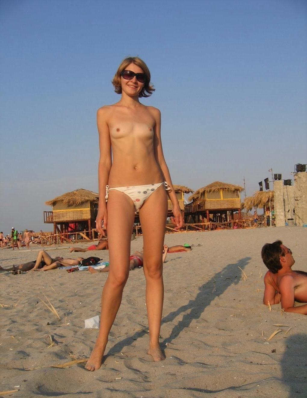 15P Everyone is excited when this nudist girl shows up