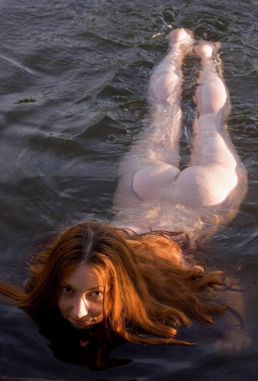 15P Every inch of this gorgeous nudist is on display