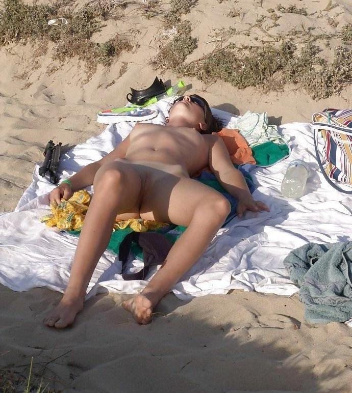 15P Everyone is staring at these gorgeous nudist teens