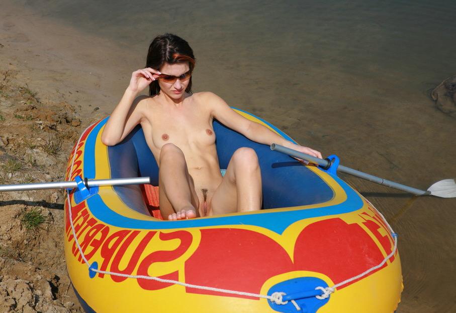 15P The heat doesn't affect this nude sunbathing chick