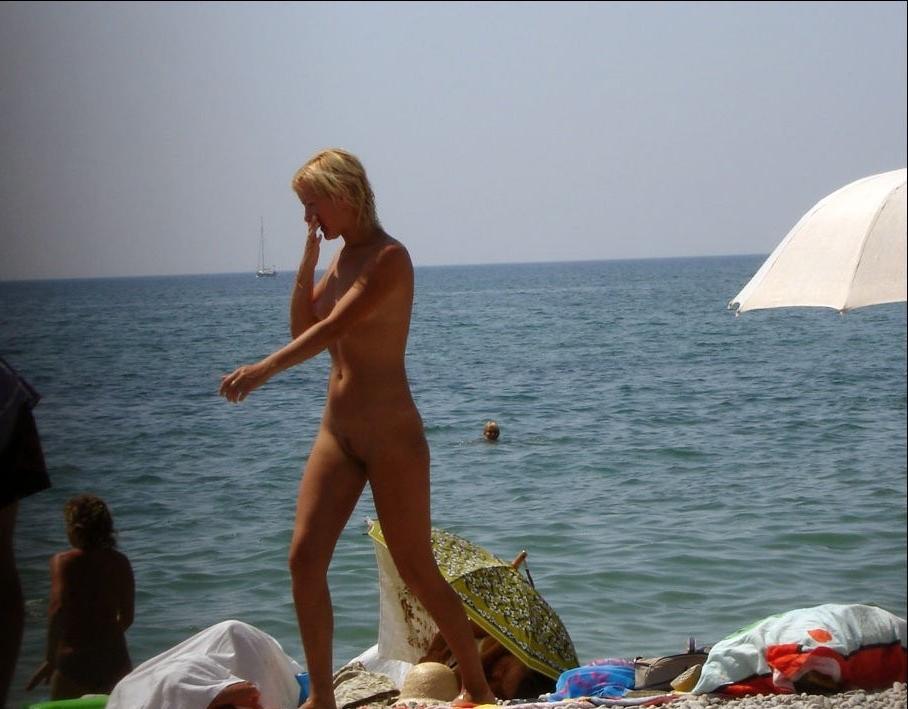 15P Amazing nude teen shows off her sexy naked body