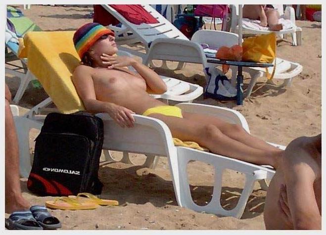 15P She's not shy about showing off her body in public