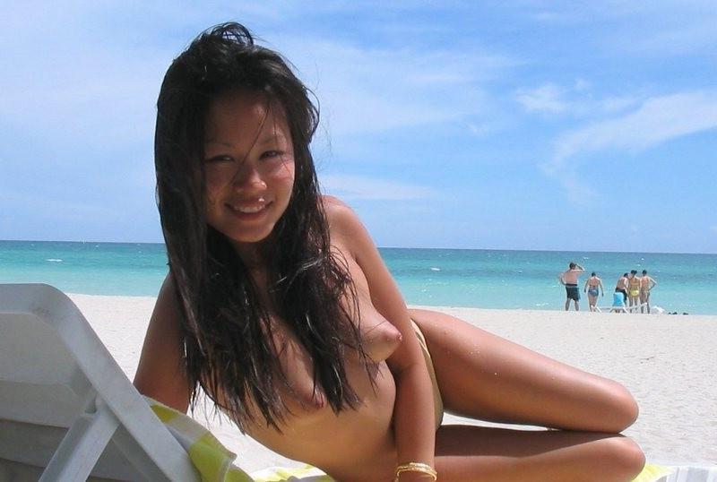 15P Sexy friends give a show with their love of nudism