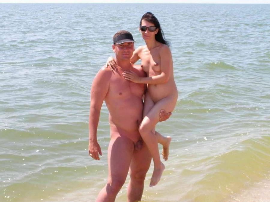 15P Nude teen friends expose themselves in the water