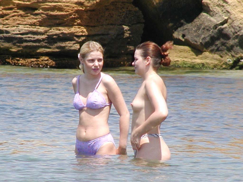15P She's not shy about showing off her body in public