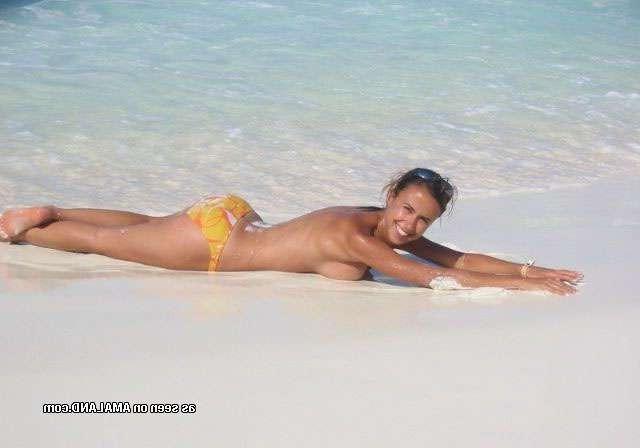 14P Amateur beach GF sucks and titty fucks giant cock