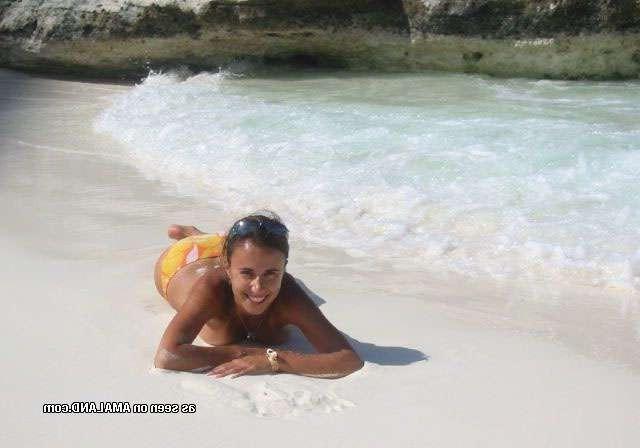 14P Amateur beach GF sucks and titty fucks giant cock