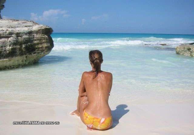 14P Amateur beach GF sucks and titty fucks giant cock