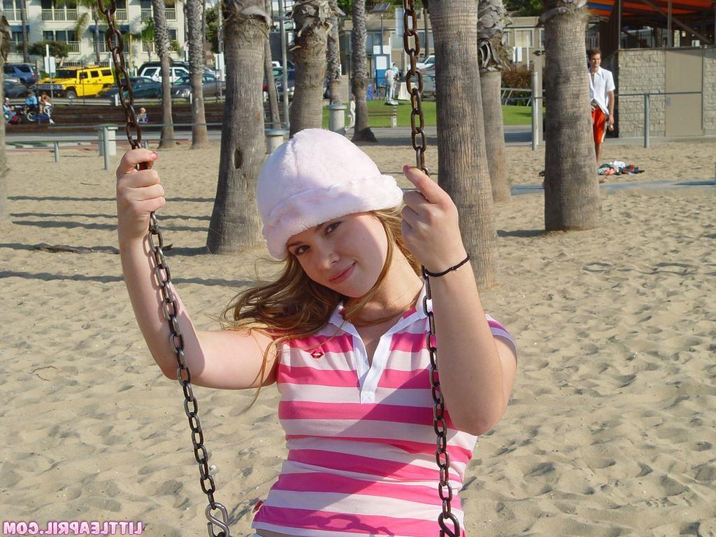 15P Eighteen year old flashes on beach n strips in car