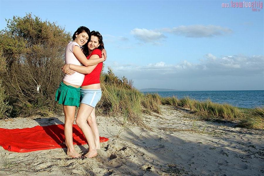 16P Two Australian amateur babes at the beach nude