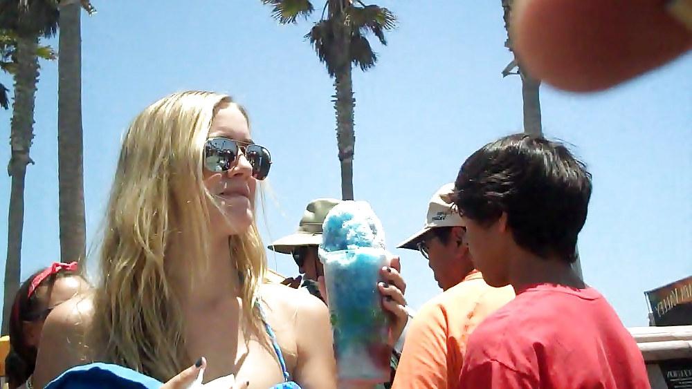 13P Bikini beach ass & butts kinda day