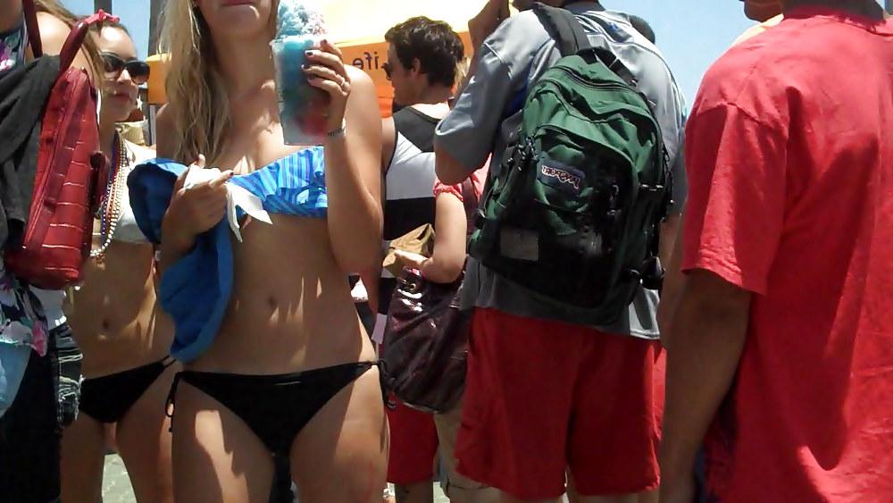 13P Bikini beach ass & butts kinda day
