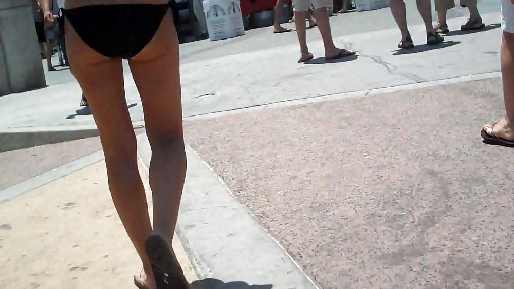 13P Bikini beach ass & butts kinda day