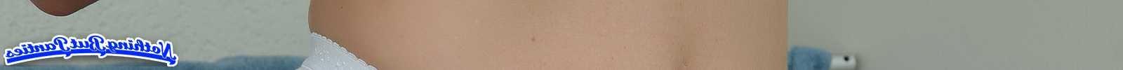 9P EU camel toe close up