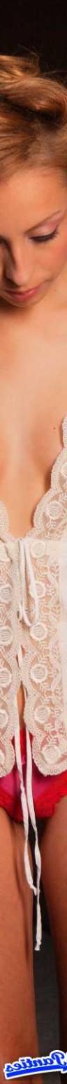 18P Tina pink pantie camel toe