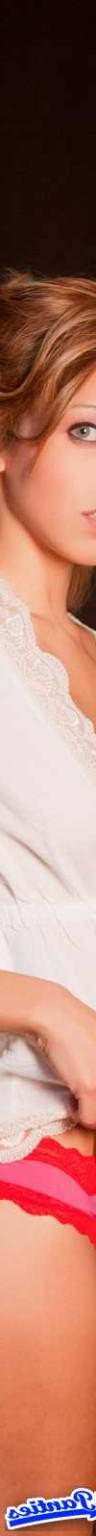 18P Tina pink pantie camel toe